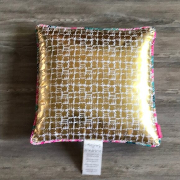 LILLY PULITZER METALLIC PILLOW INDOOR/OUTDOOR 18"X18" RARE Slathouse 🦄 - Picture 3 of 3